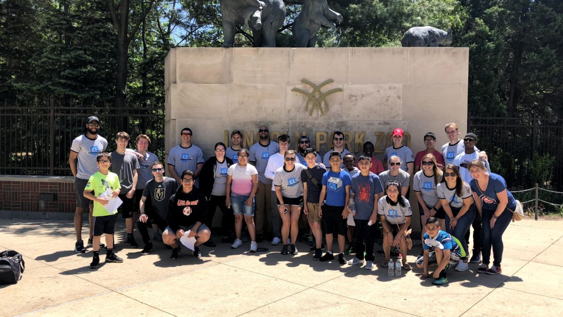 Lincoln Park Zoo Group photo with mentors and kids