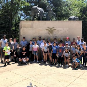 Lincoln Park Zoo Group photo with mentors and kids